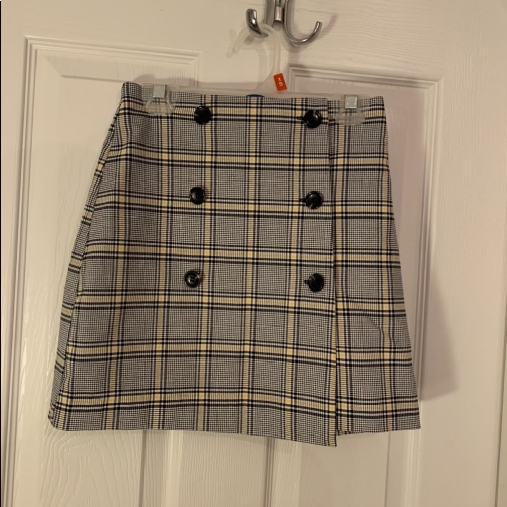 H&M plaid button up skirt - Picture 1 of 4